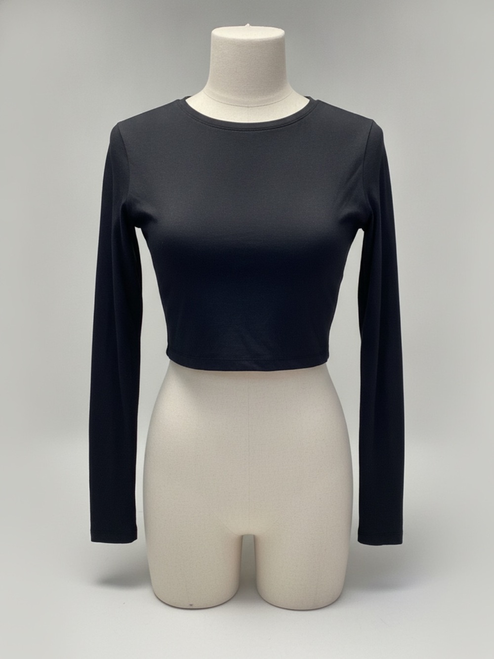 Arebesk Women’s Long Sleeve Black Cropped Top w/palm grip, Size Small